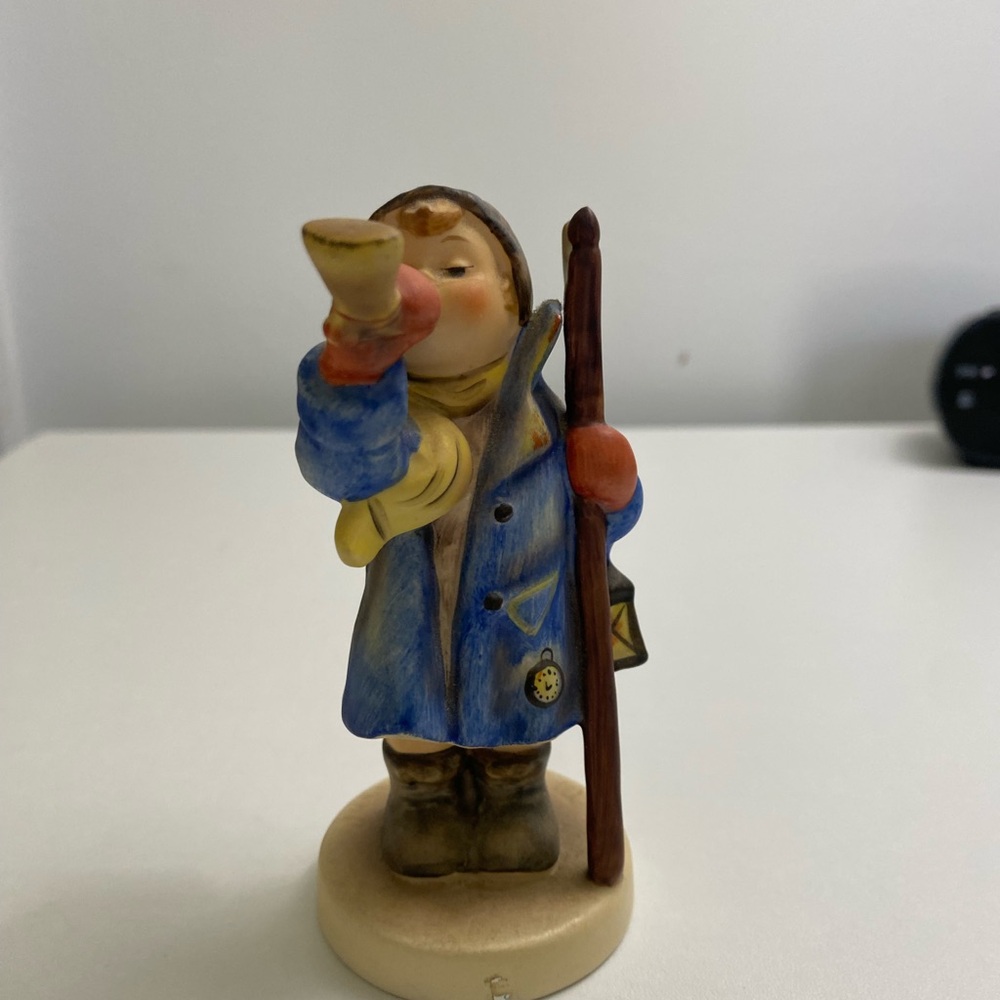 Hummel Figurine Hear Ye Hear Ye